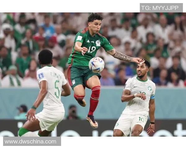 墨西哥足球历史上的传奇明星球员全景回顾与成就分析