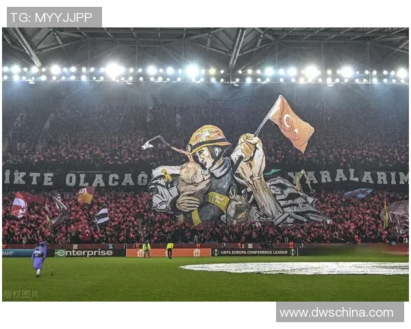 足球明星奢华装备揭秘球场上的时尚与科技完美结合