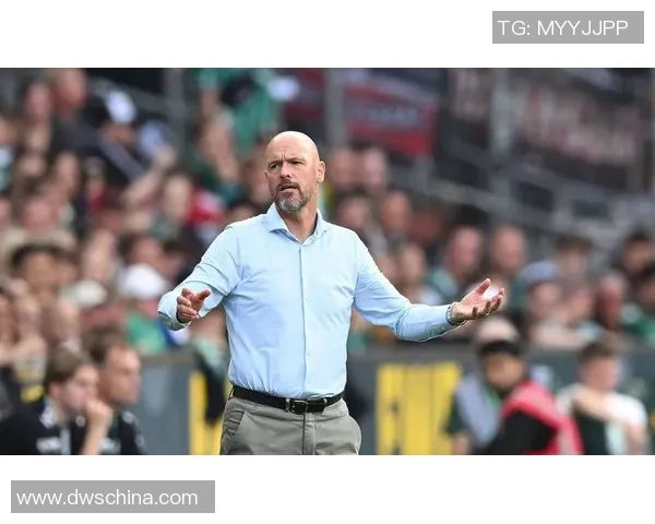 足球明星化身老头挑战自我展现幽默风采引发球迷热议 足球明星化身老头挑战自我展现幽默风采引发球迷热议