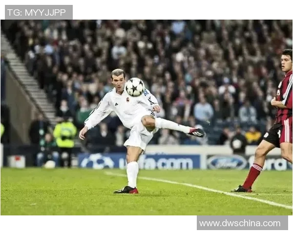 足球明星米迦勒的传奇人生与赛场背后的故事揭秘 足球明星米迦勒的传奇人生与赛场背后的故事揭秘